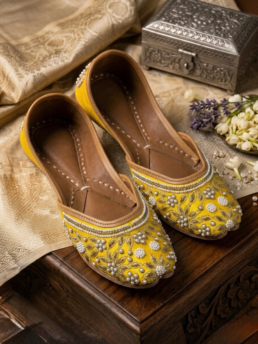 Royal Saffron Jutti