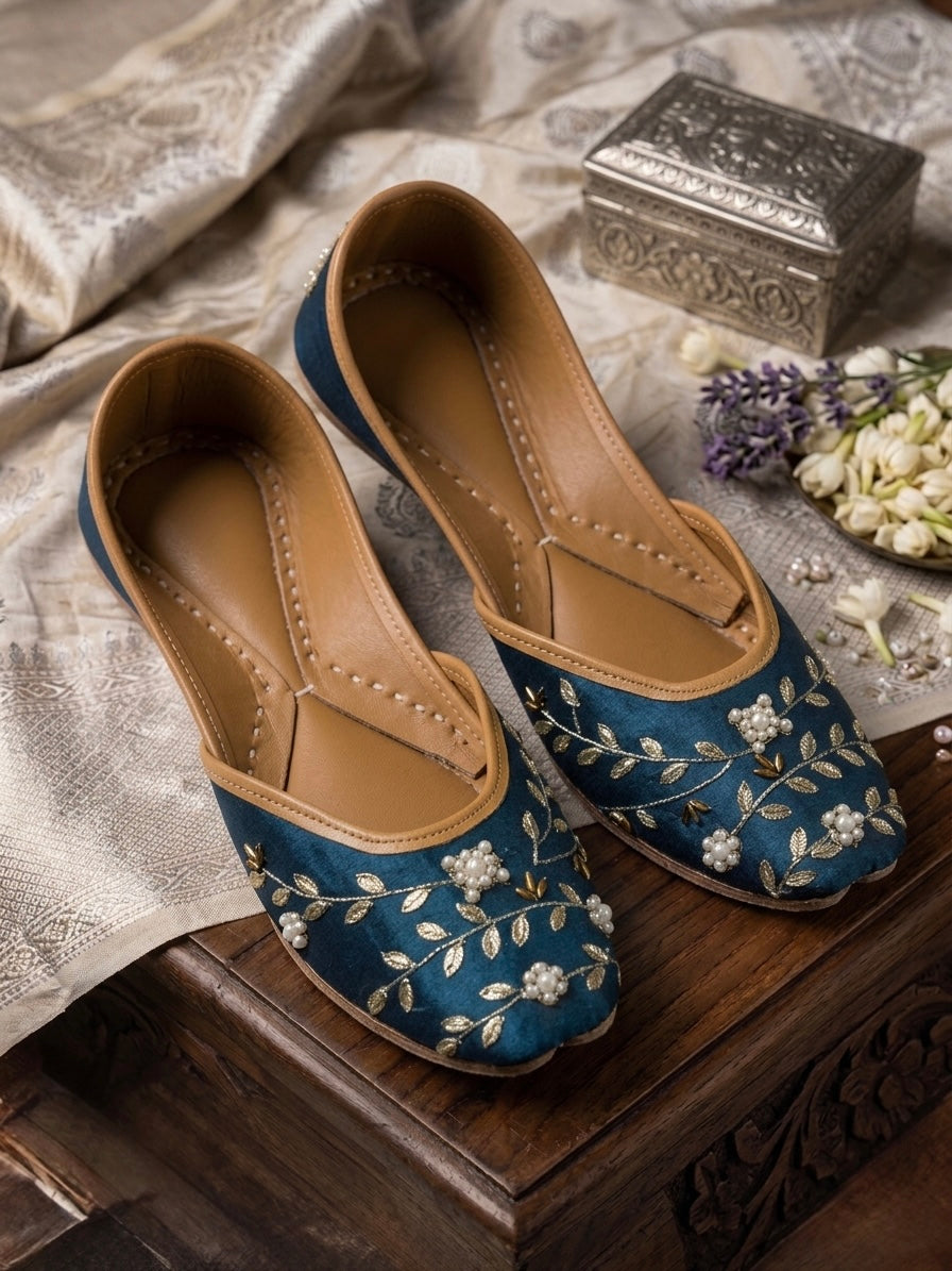 Royal Sapphire Jutti