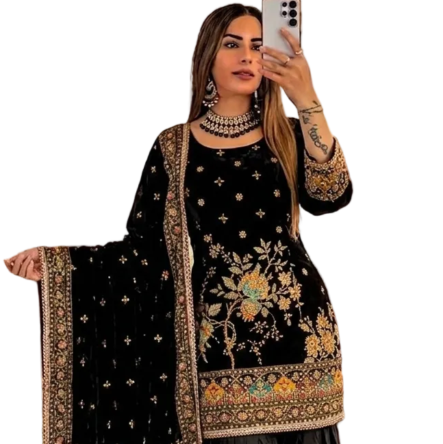 Black Beauty Mirror Glam