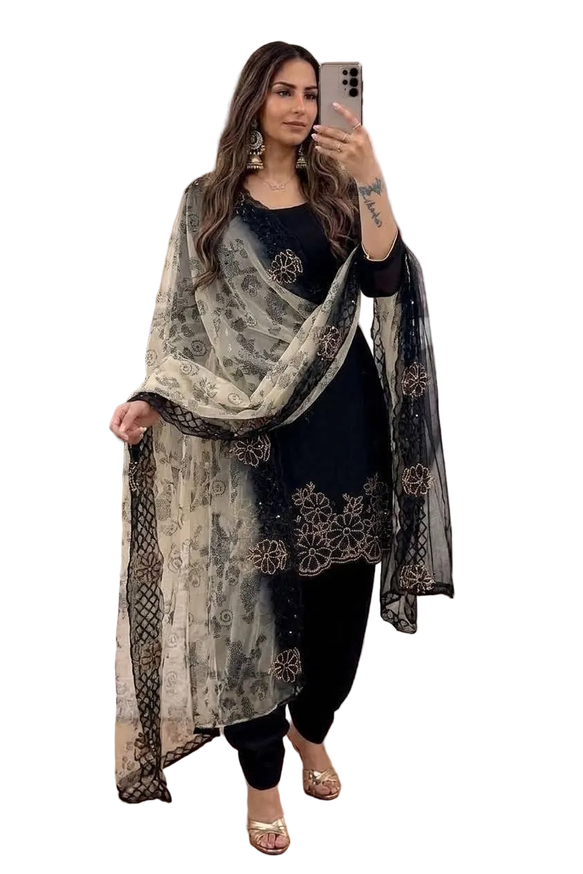 SImplicity in Black